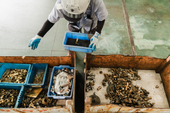 あらゆる廃棄物を解体し分別・リサイクルするプロ集団