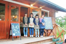 カフェスタッフのほとんどが栄養士