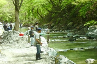 渓流に沿っての歩道が整備されている箇所が多い