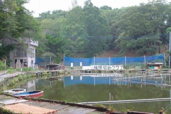 北側は貝塚の「はなれ山公園」