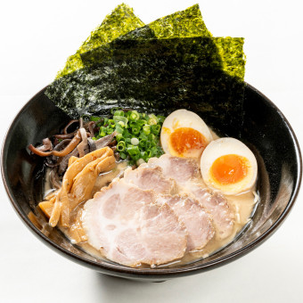 旨さ全部のせ！五郎蔵ラーメン（しょうゆ）