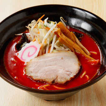 鉄火麺　930円（税込）