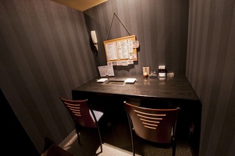 個室のテーブル席（2席×2室）