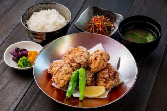 国産鶏の唐揚げ定食