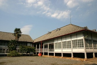 首長館（ブリュナ館）