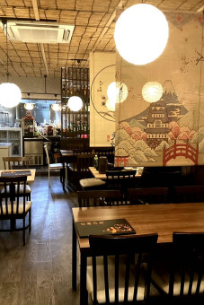 店内テーブル席