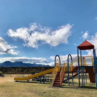 お子様大喜びの公園も隣接しております