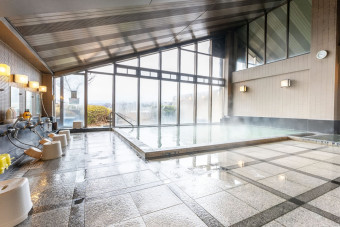 1日飲んで食べて遊んで…、最後はゆっくり温泉に浸かって下さい