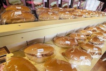 いちごいちえの看板商品「コッペパン」