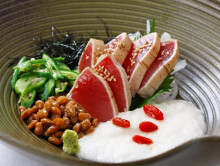マグロのタタキ五色山かけ