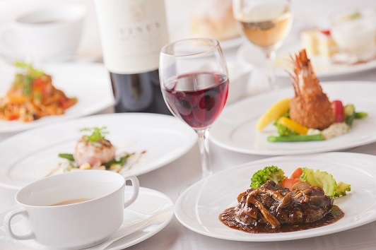 ディナー、一組限定おまかせコース