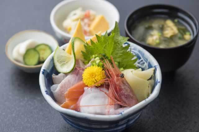 海鮮丼ランチ