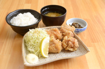 唐揚げ定食（4個）