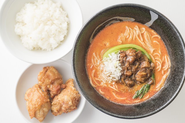 きんとうん麺 辛 から揚げセット