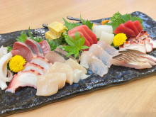 刺身盛合せ