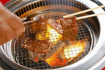 炭火焼で楽しむ焼肉