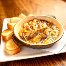 牡蠣とキノコのアヒージョ