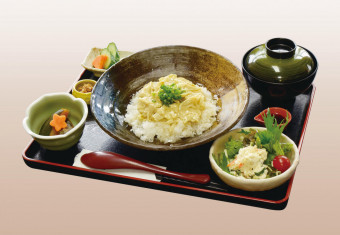 ゆば丼　1452円（税込）Yuba bowl meal set
