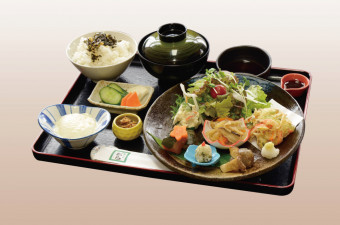 ふれあい御膳　1,300円（税込）