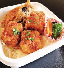 🥕ベジ丼　とうふのソースカツ丼　800円（税込）