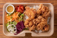 金の唐揚げ弁当