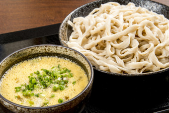 冷やし納豆汁うどん