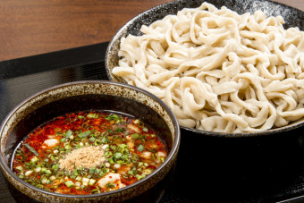 冷やし辛豚肉汁うどん