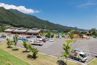 道の駅「あがつま峡」の全景