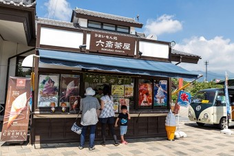 ソフトクリームやたいやき、赤城牛コロッケなど軽食を販売