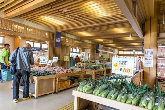 販売店舗「ふるさと市場」