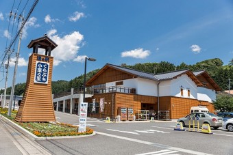 道の駅「くらぶち小栗の里」の外観