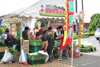 4月～11月にかけて浅間高原育ちの新鮮野菜を直売
