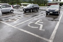 身障者用の駐車スペース