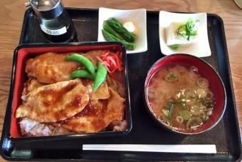 オススメの「生姜焼肉弁当定食」