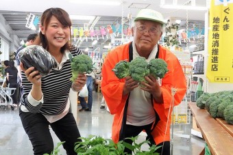 野菜の生産者達による直売会