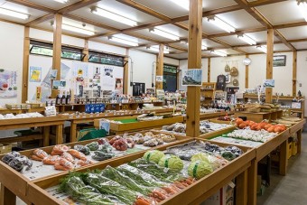 道の駅「霊山たけやま」の農産物直売コーナー