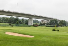 国道17号と利根川沿いの運動公園