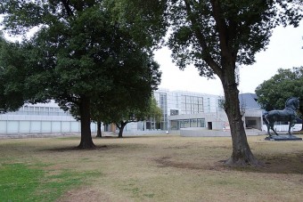 群馬の森公園にたたずむ群馬県立近代美術館