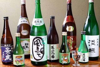 日本酒・焼酎など全国各地の地酒をご用意しております。