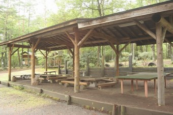 雨の日はバーベキュー棟で