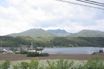 子持山の穏やかな姿。