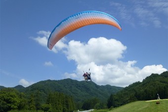 タンデムフライトで約10分の飛行体験