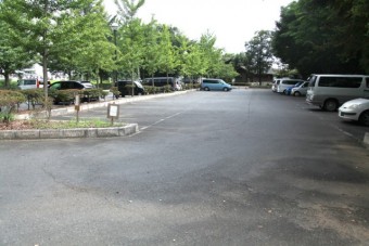 公園内駐車場