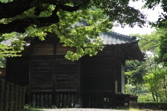 頂部にある天久沢馬頭観音