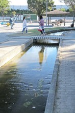 小川（水路）
