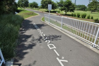 烏川・碓氷川サイクリングロードが走る