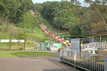 パノラマチェア・ボブスレー山麓駅