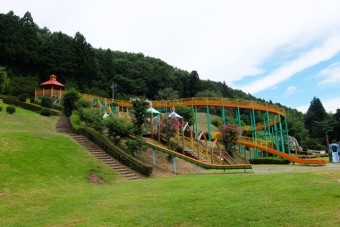 県内最大級のループ式スライダー