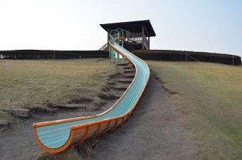 ロング滑り台