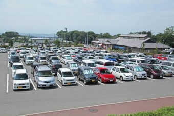 「味菜」前駐車場